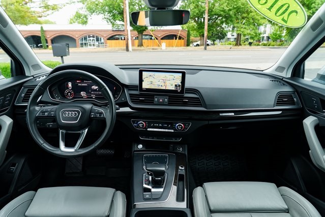 Vehicle image 9 of 28