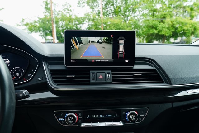 Vehicle image 15 of 28