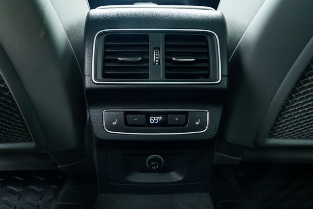 Vehicle image 13 of 28