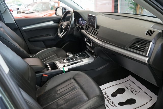 Vehicle image 43 of 57