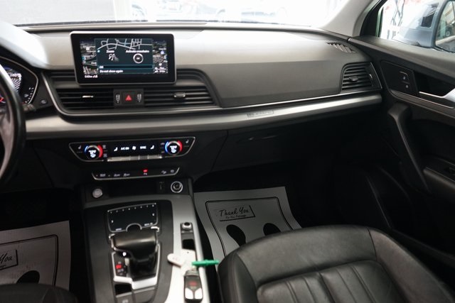 Vehicle image 19 of 57