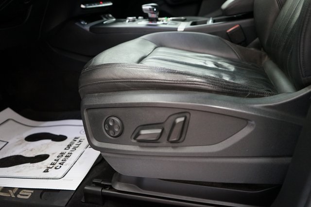 Vehicle image 28 of 57