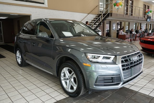Vehicle image 4 of 57