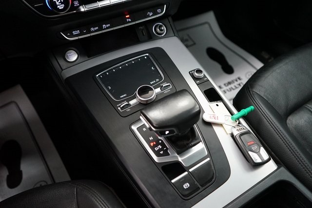 Vehicle image 39 of 57