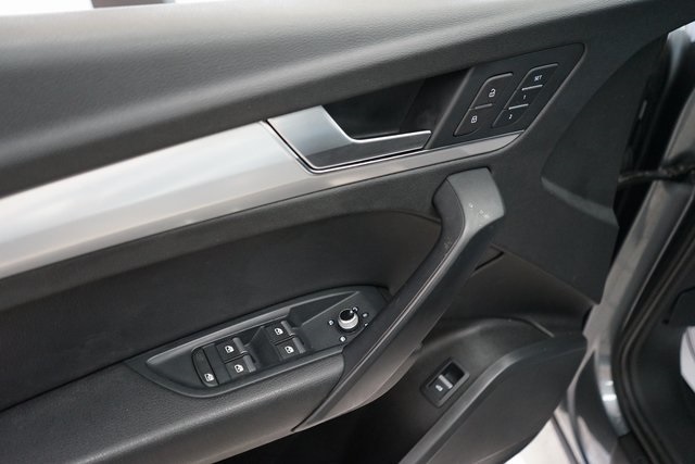 Vehicle image 25 of 57