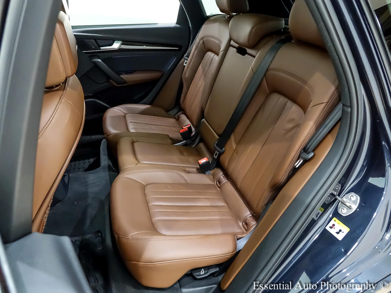 Vehicle image 17 of 42