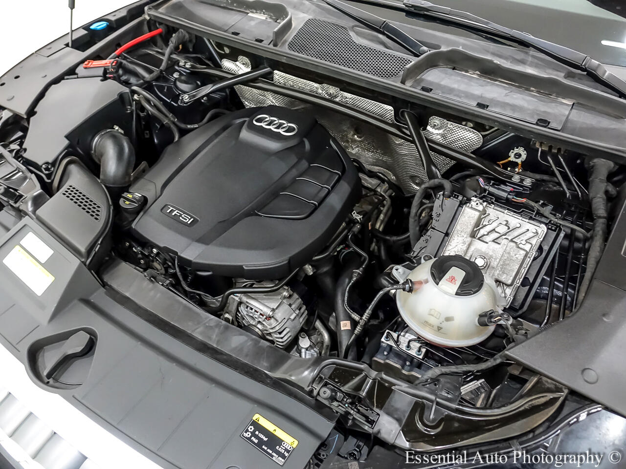 Vehicle image 40 of 42