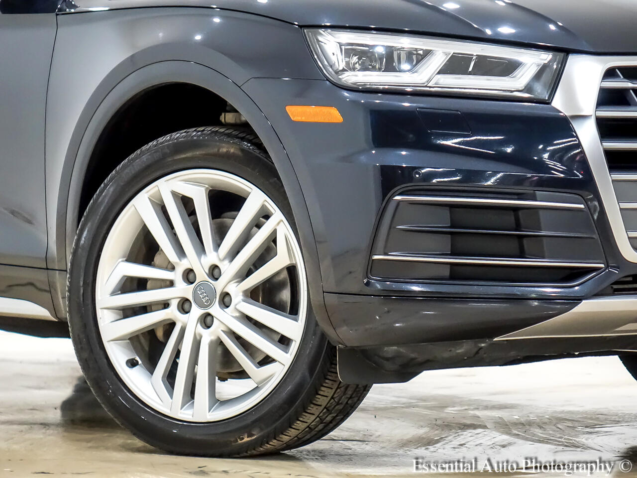 Vehicle image 9 of 42
