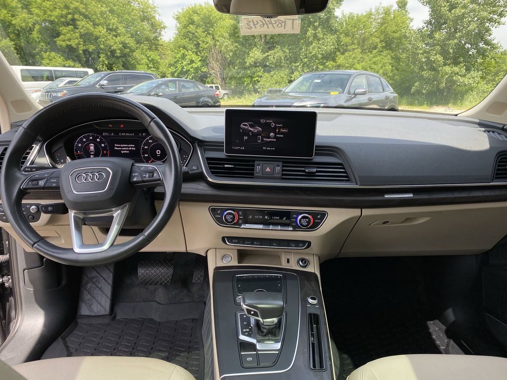 Vehicle image 20 of 55