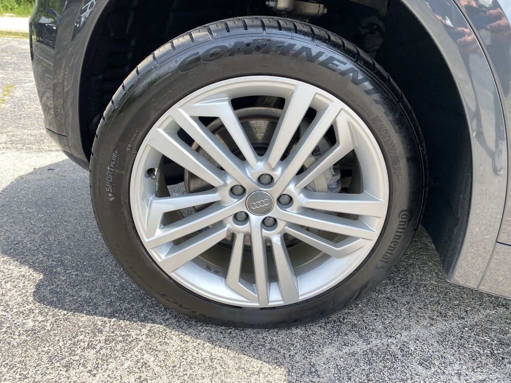 Vehicle image 9 of 55