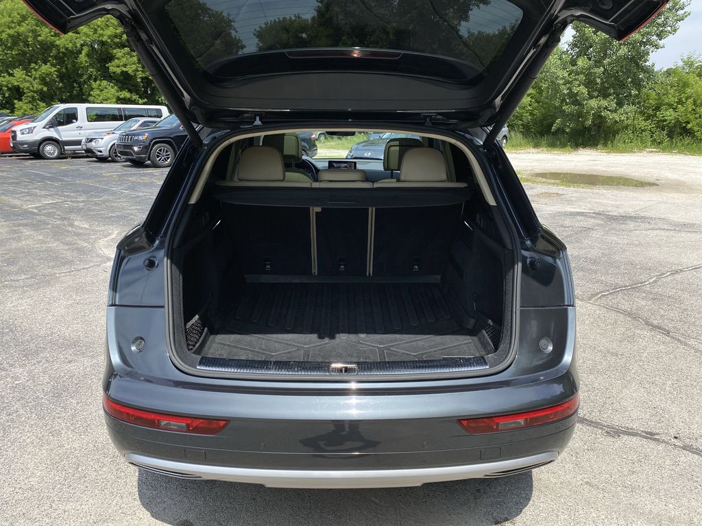 Vehicle image 11 of 55