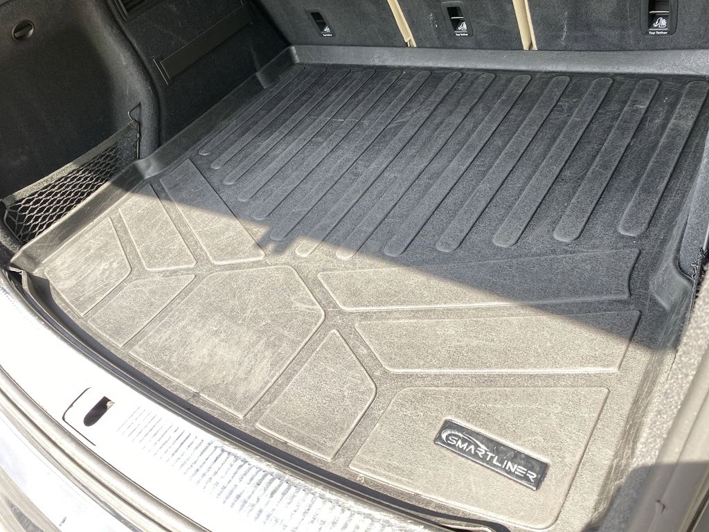 Vehicle image 10 of 55