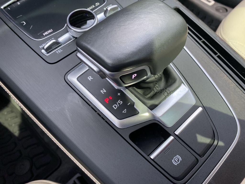 Vehicle image 30 of 55