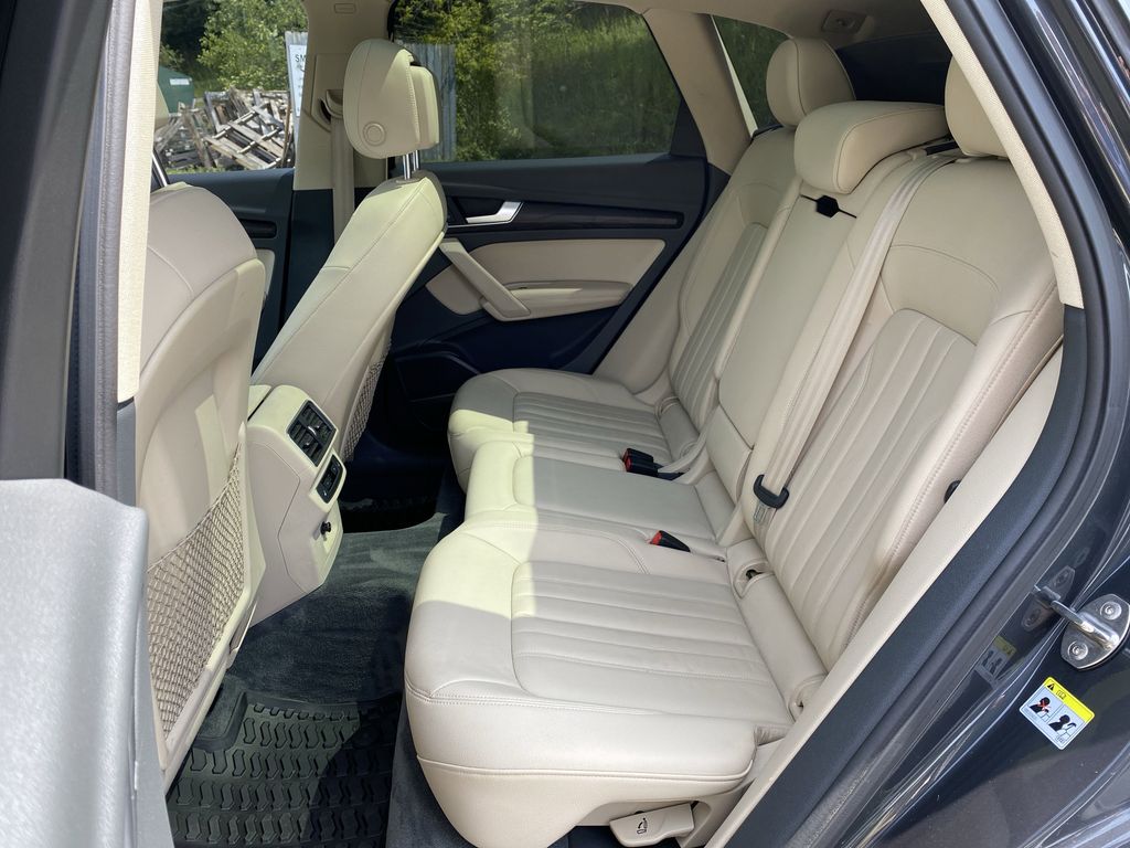 Vehicle image 17 of 55