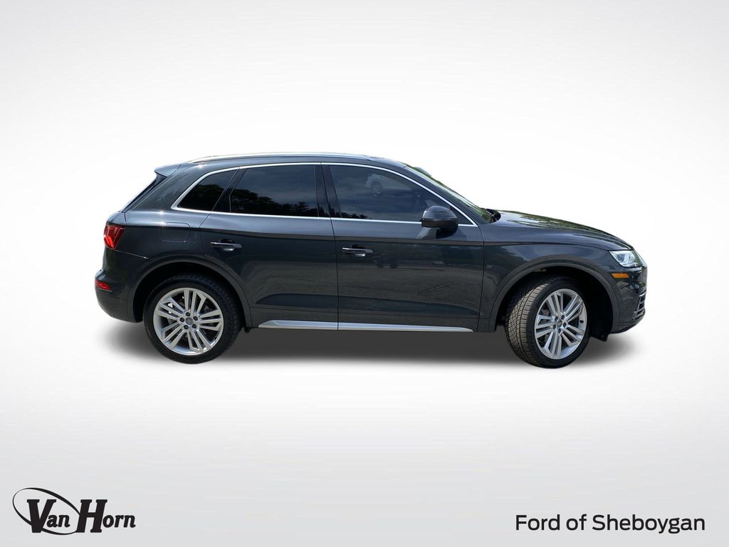 Vehicle image 4 of 55