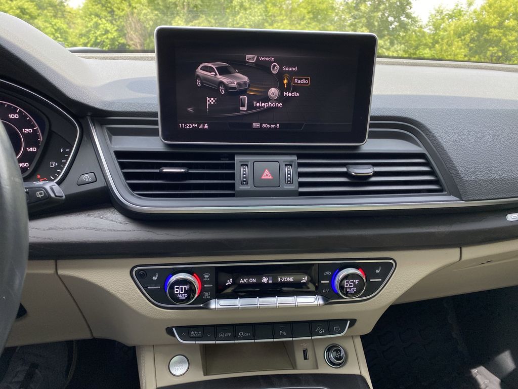 Vehicle image 28 of 55