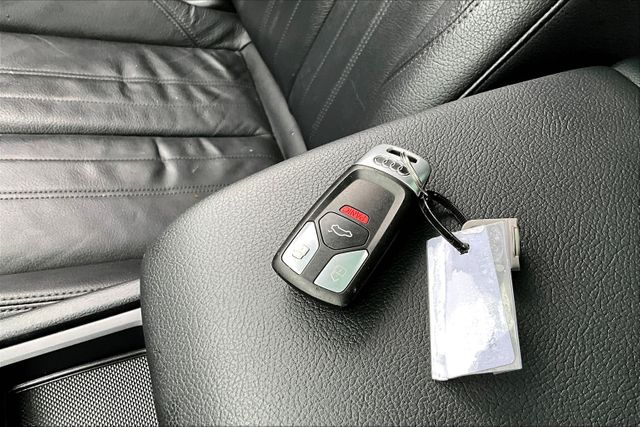 Vehicle image 24 of 33