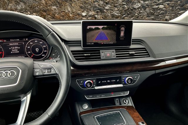 Vehicle image 15 of 33