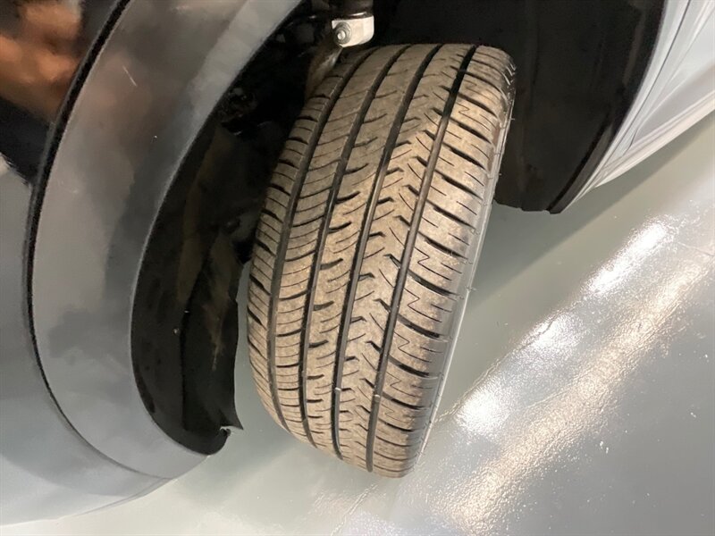 Vehicle image 33 of 61