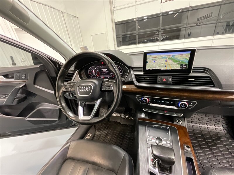 Vehicle image 30 of 61
