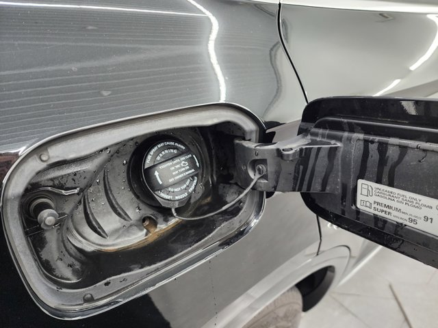 Vehicle image 28 of 49