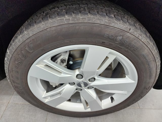 Vehicle image 9 of 49