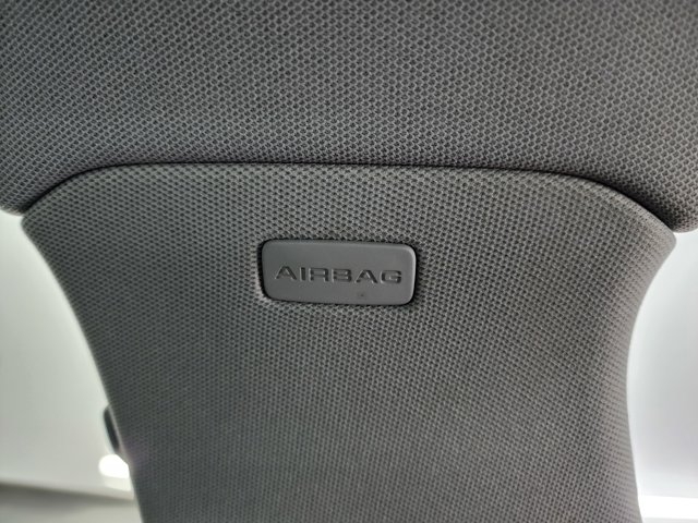 Vehicle image 34 of 49