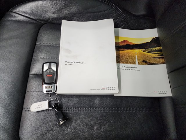 Vehicle image 33 of 49