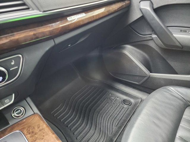 Vehicle image 41 of 49