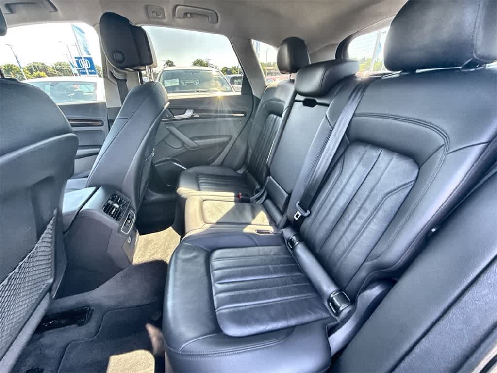 Vehicle image 12 of 34