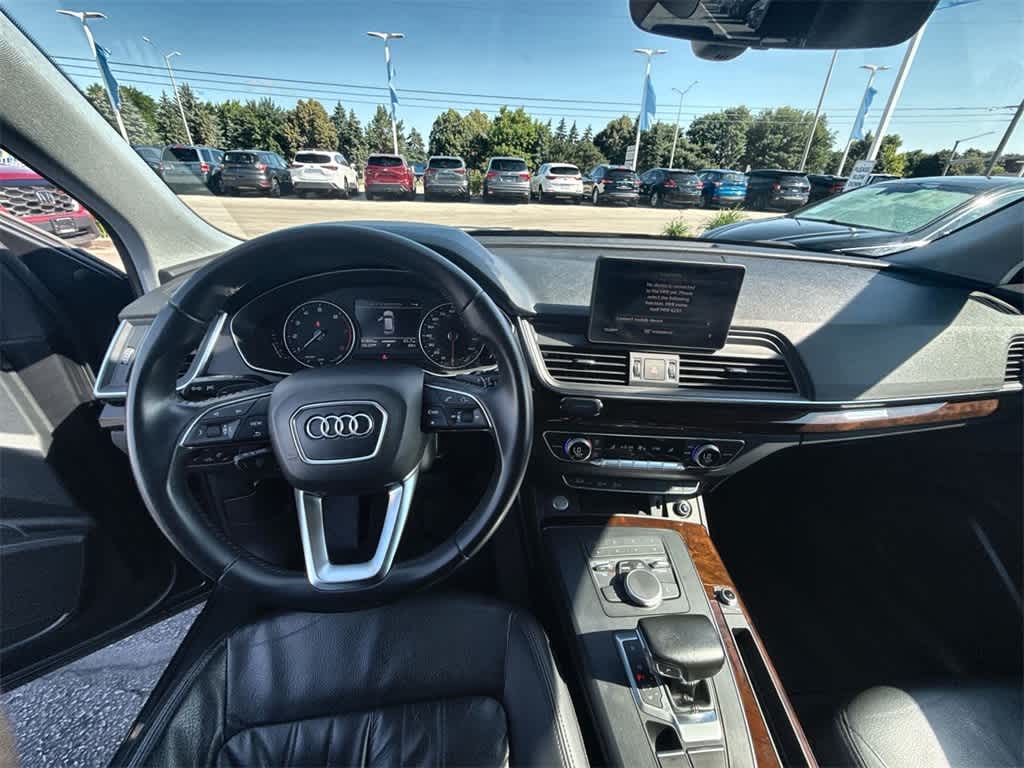 Vehicle image 17 of 34