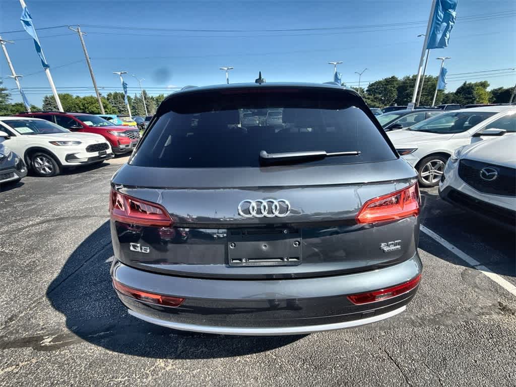 Vehicle image 33 of 34