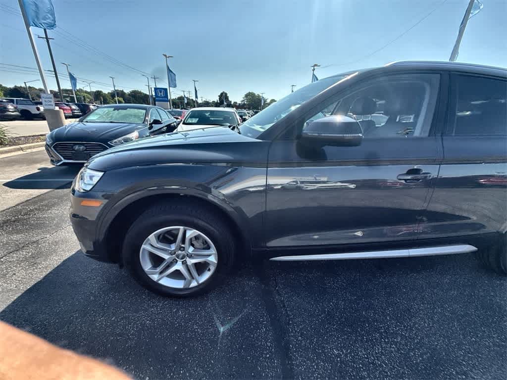 Vehicle image 7 of 34