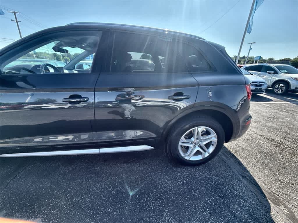 Vehicle image 5 of 34