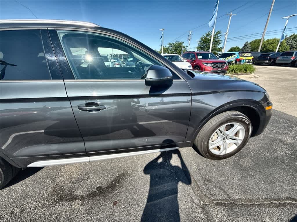 Vehicle image 4 of 34