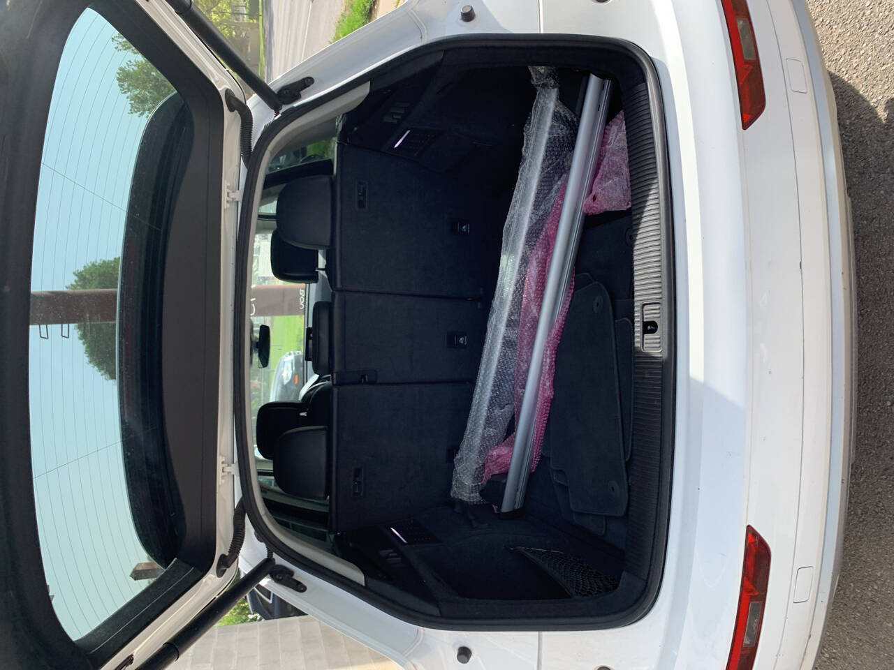Vehicle image 8 of 16