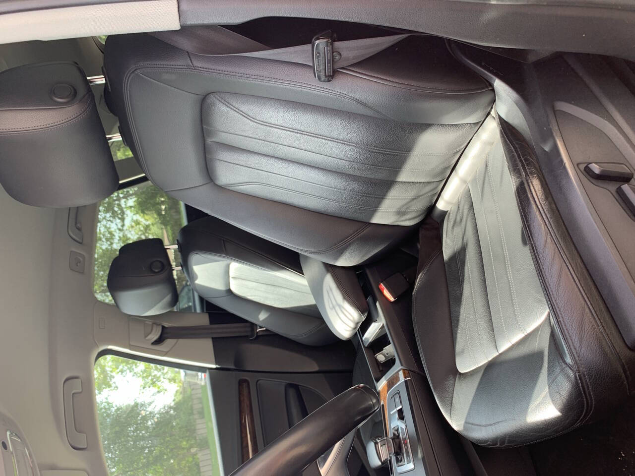 Vehicle image 11 of 16
