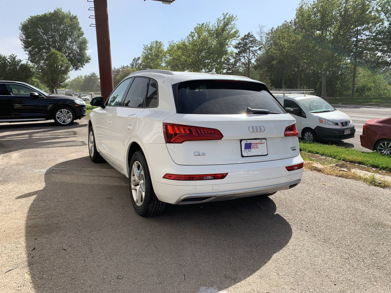 Vehicle image 7 of 16