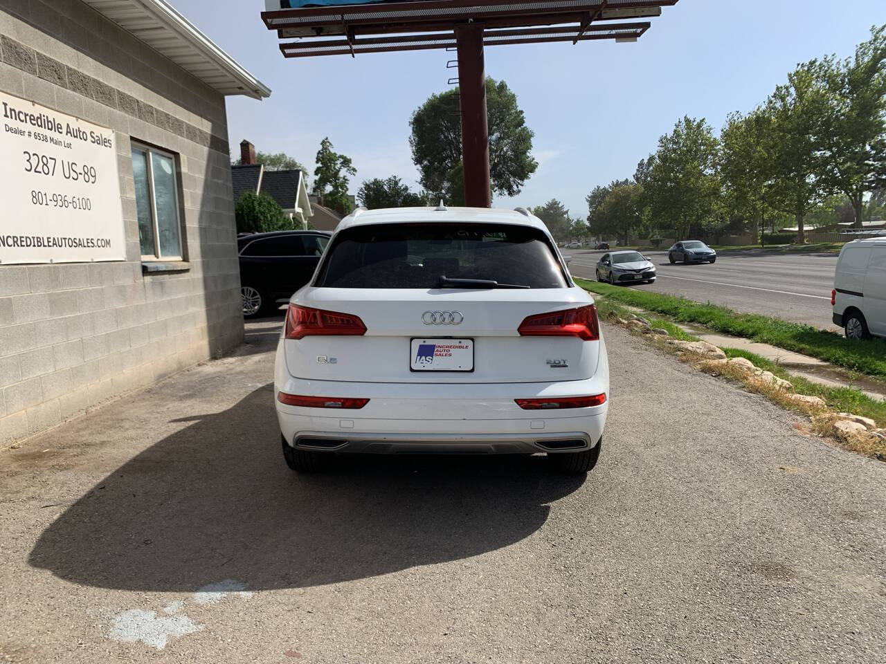 Vehicle image 6 of 16