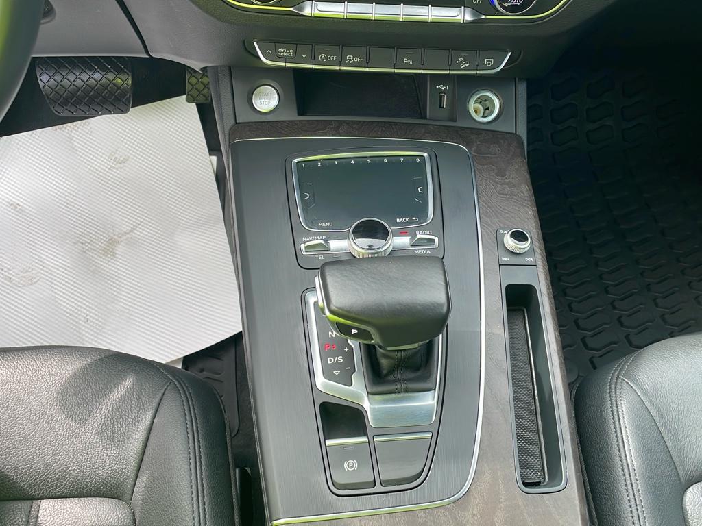 Vehicle image 23 of 23