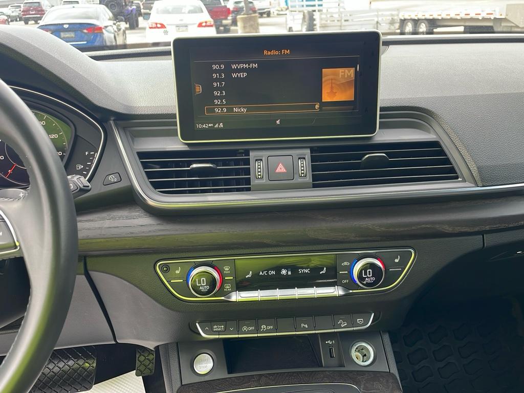 Vehicle image 22 of 23