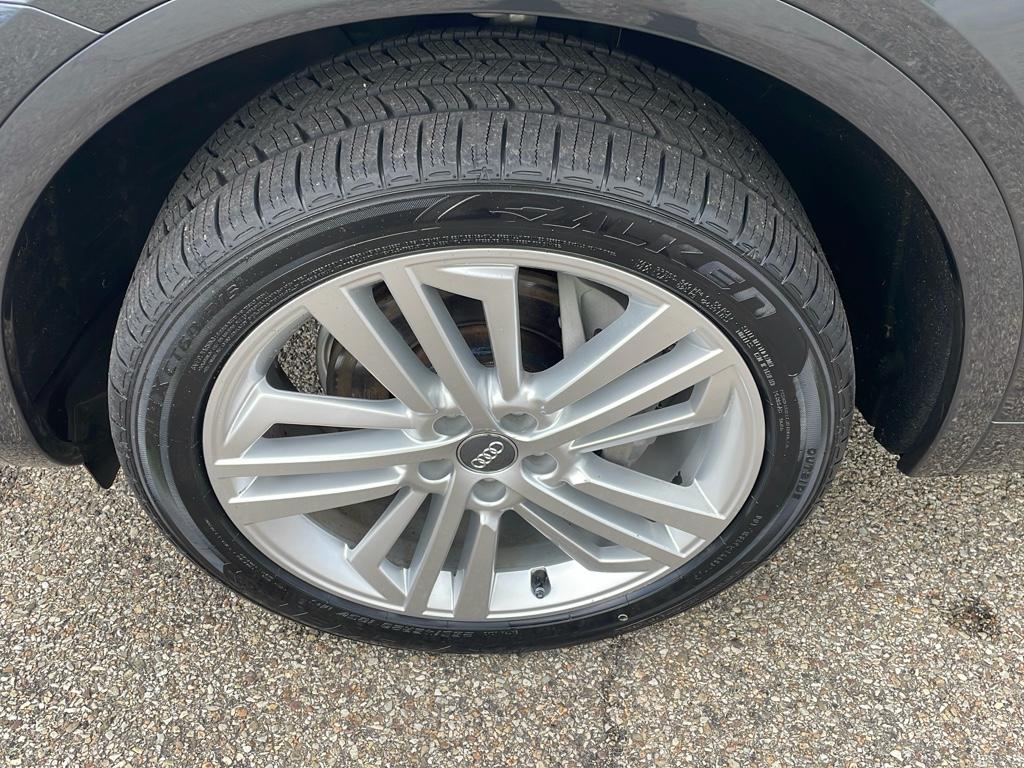Vehicle image 12 of 23