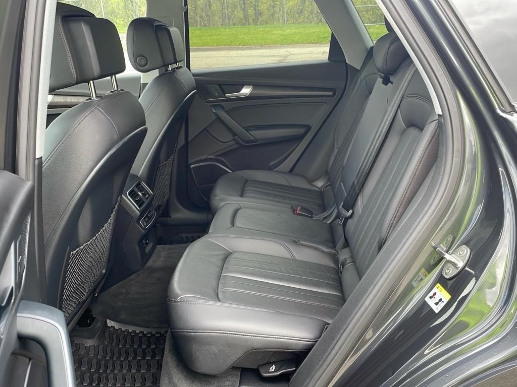 Vehicle image 14 of 23