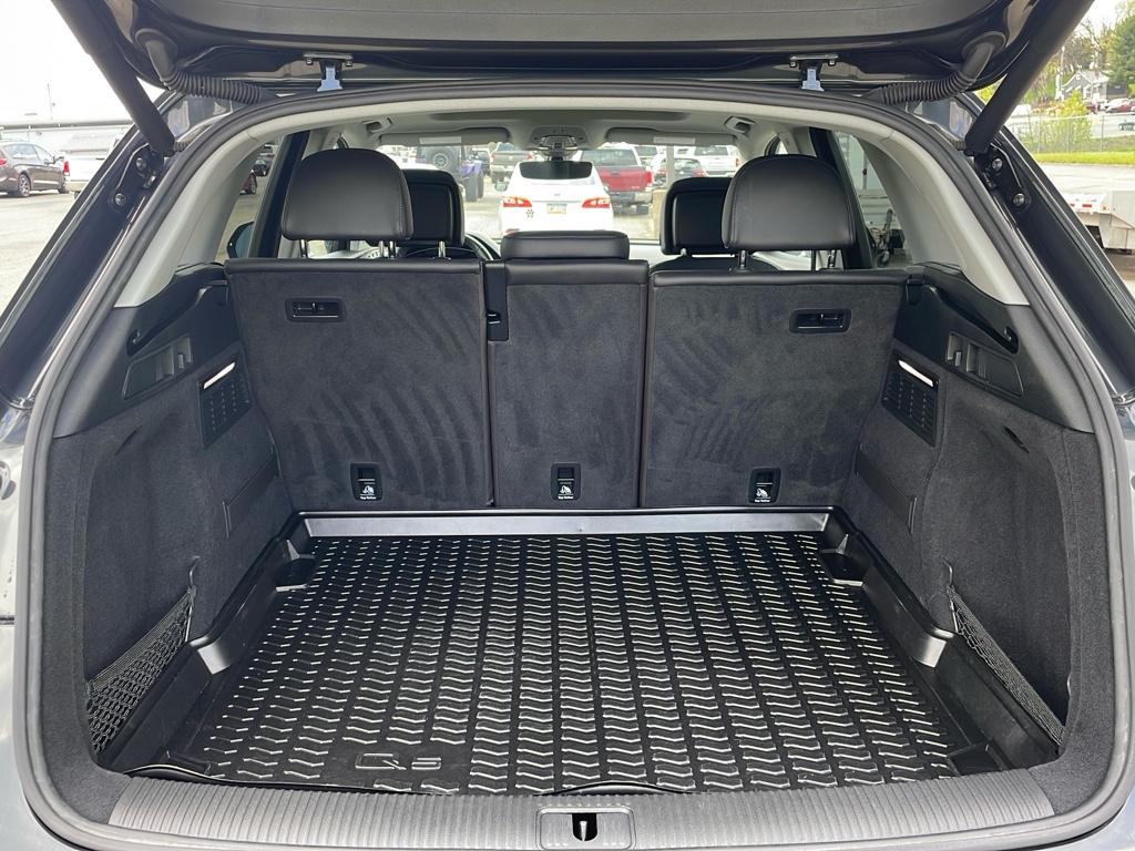 Vehicle image 15 of 23