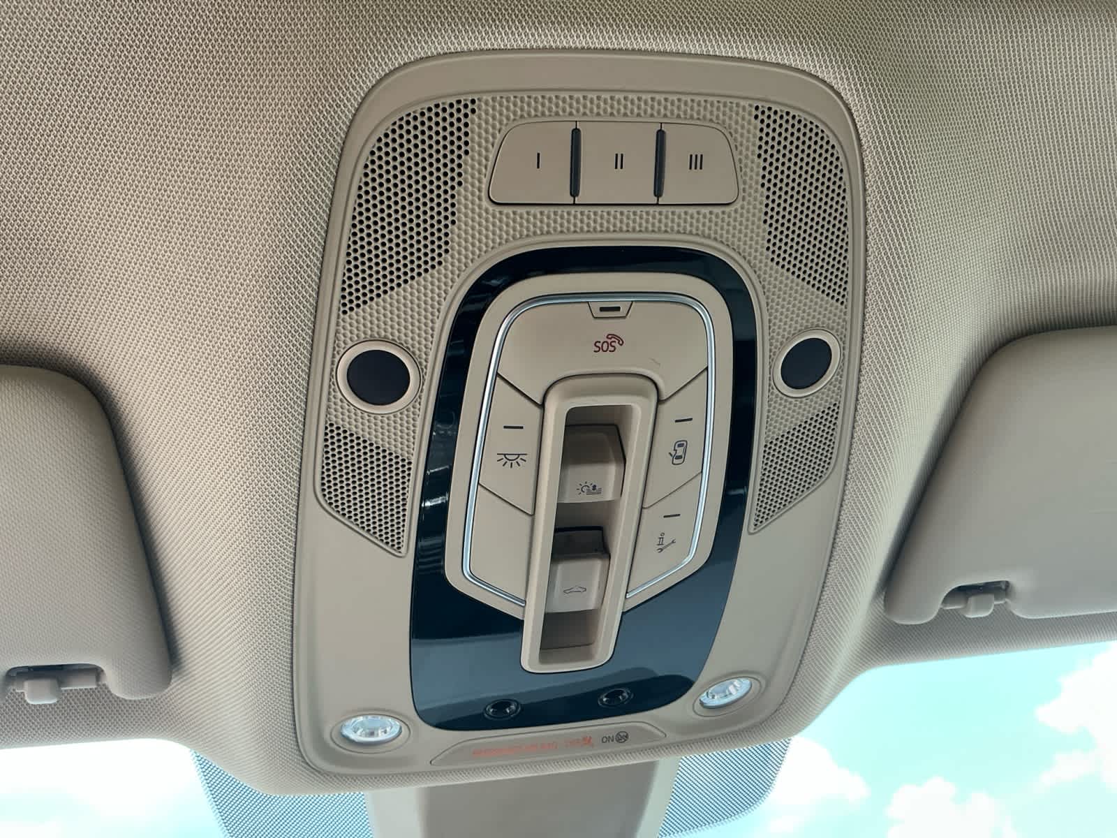 Vehicle image 25 of 27