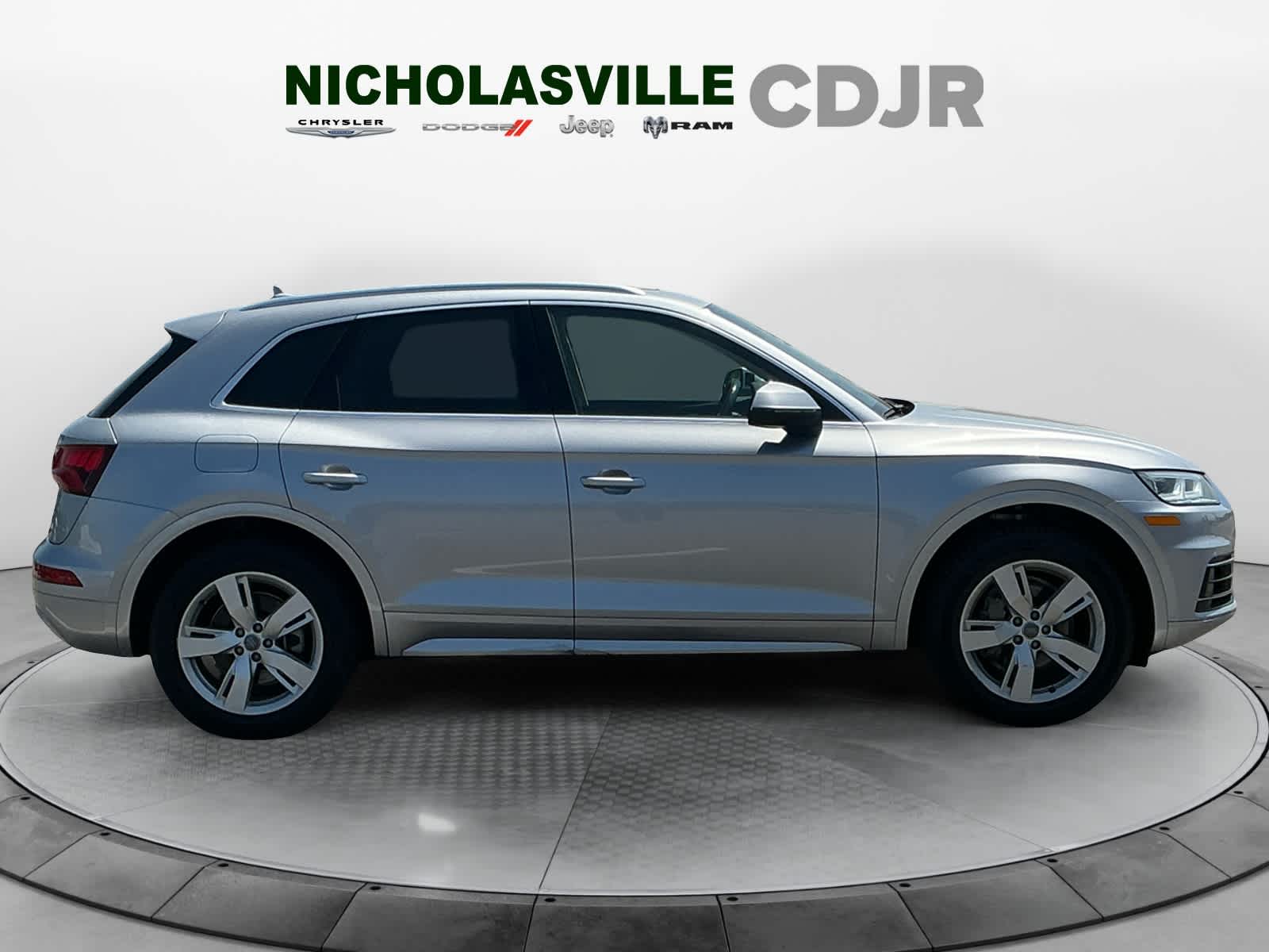 Vehicle image 4 of 27