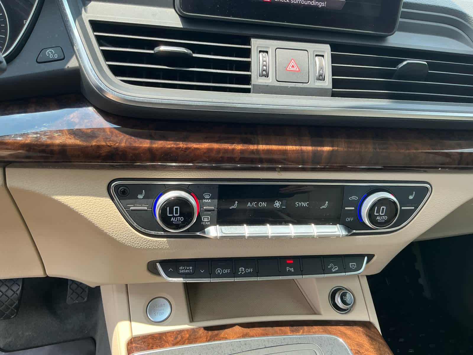 Vehicle image 24 of 27