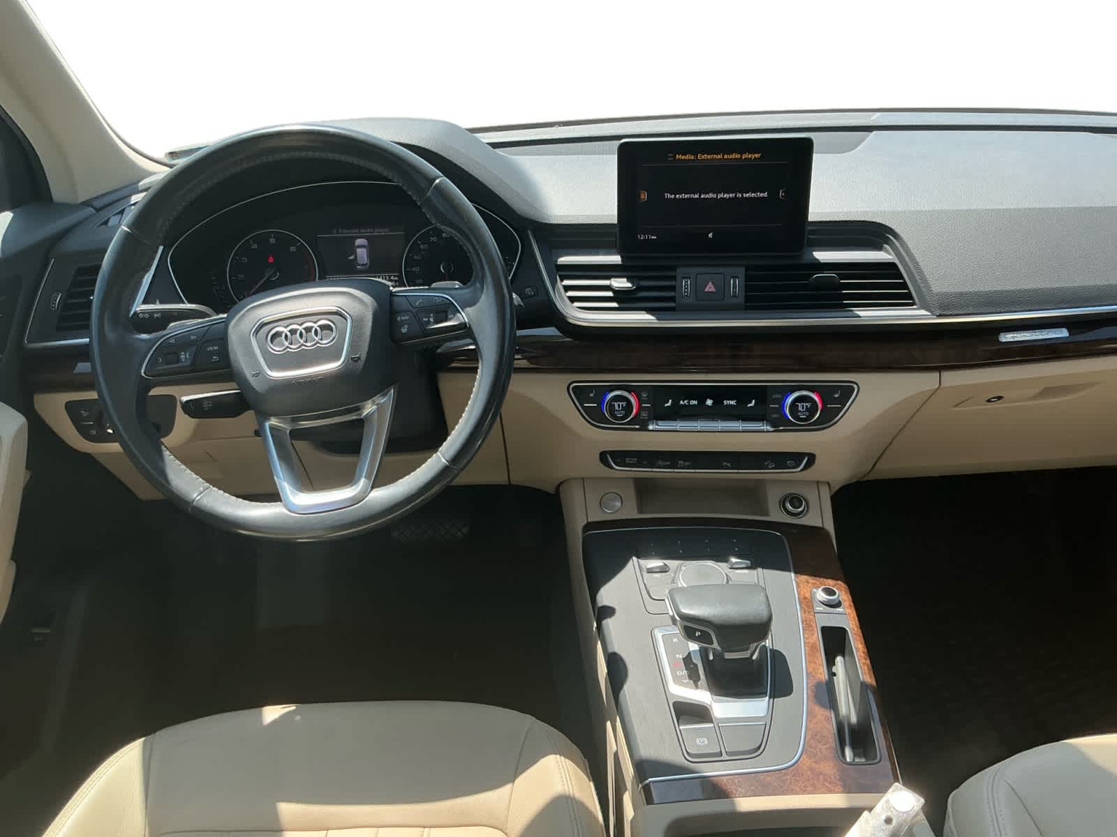 Vehicle image 11 of 27