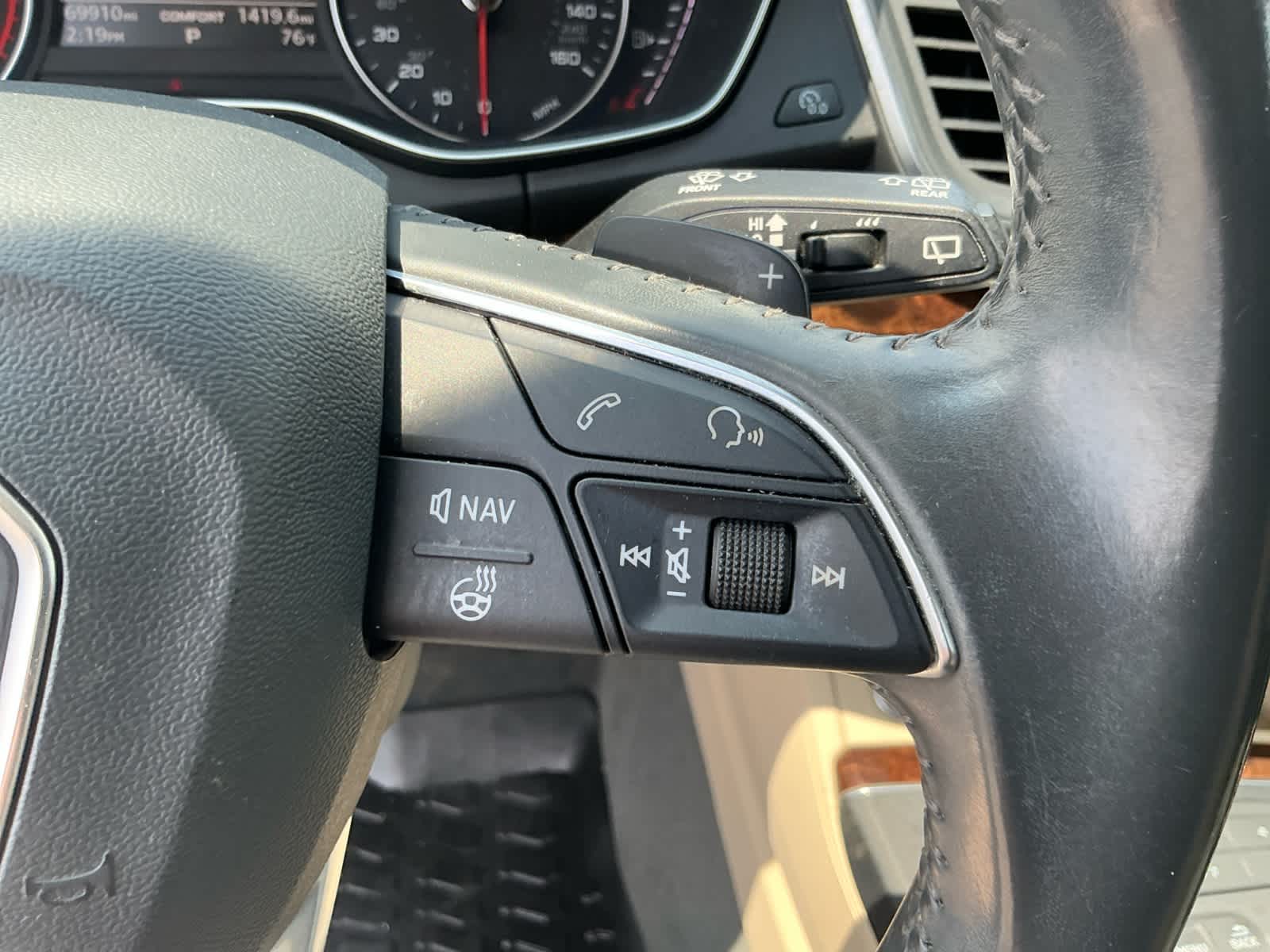 Vehicle image 22 of 27