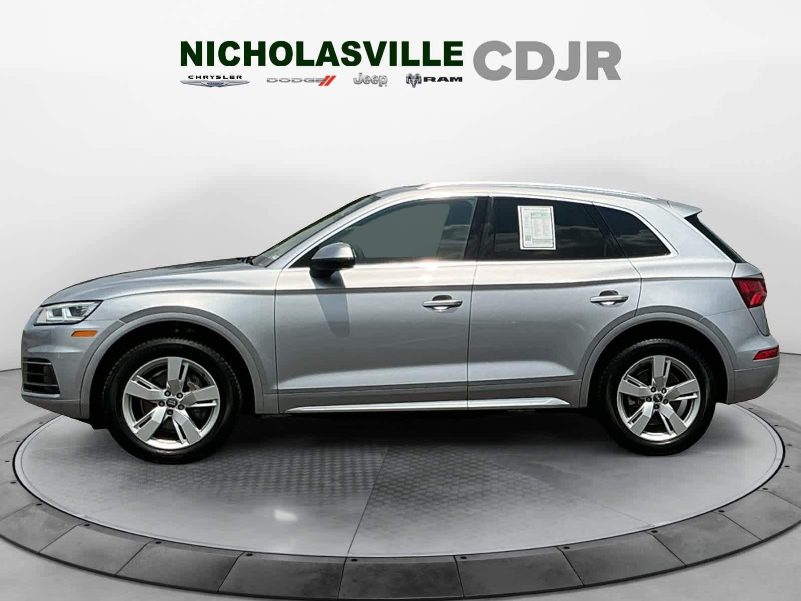 Vehicle image 8 of 27